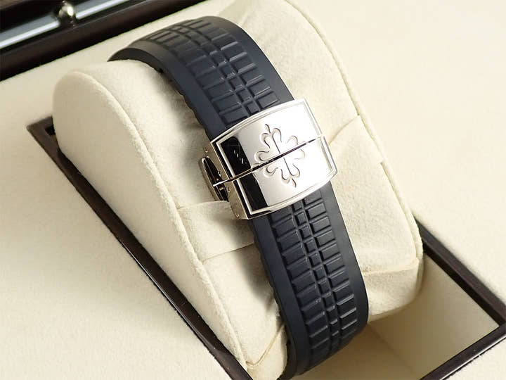 パテックフィリップ アクアノート Ref.5168G-001 ホワイトゴールド ミッドナイトブルー文字盤