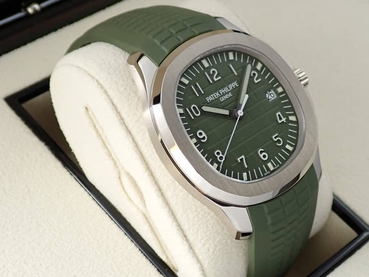 パテックフィリップ アクアノート Ref.5168G-010 ホワイトゴールド カーキグリーン文字盤