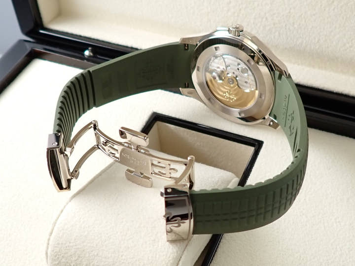 パテックフィリップ アクアノート Ref.5168G-010 ホワイトゴールド カーキグリーン文字盤