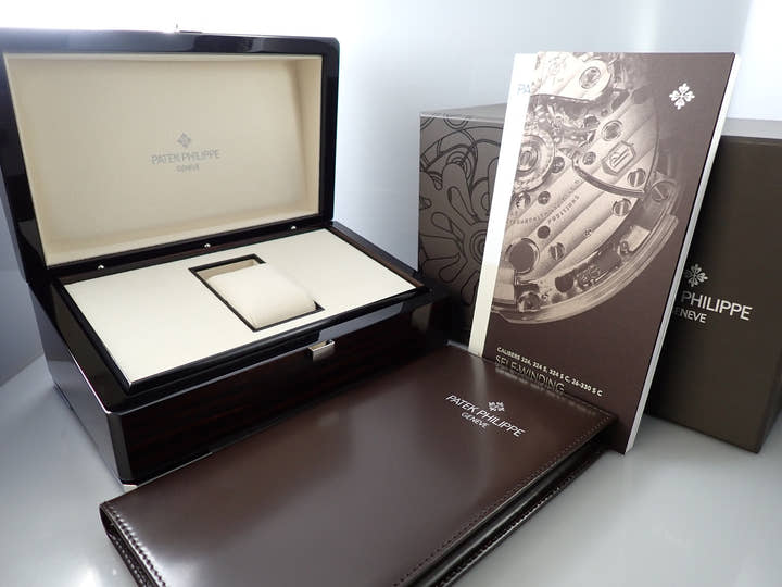 パテックフィリップ アクアノート Ref.5168G-010 ホワイトゴールド カーキグリーン文字盤