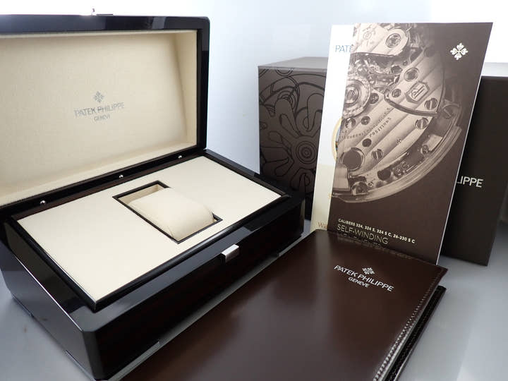 パテックフィリップ アクアノート Ref.5168G-010 ホワイトゴールド カーキグリーン文字盤