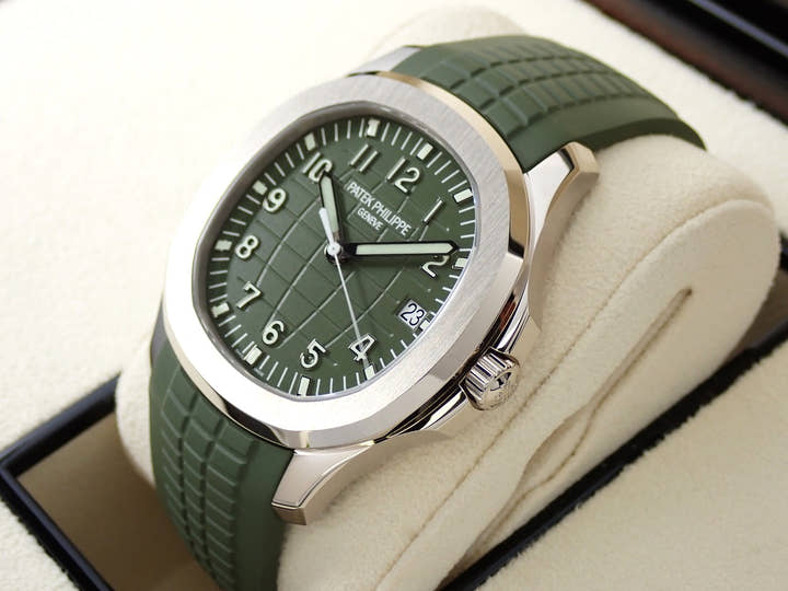 パテックフィリップ アクアノート Ref.5168G-010 ホワイトゴールド カーキグリーン文字盤