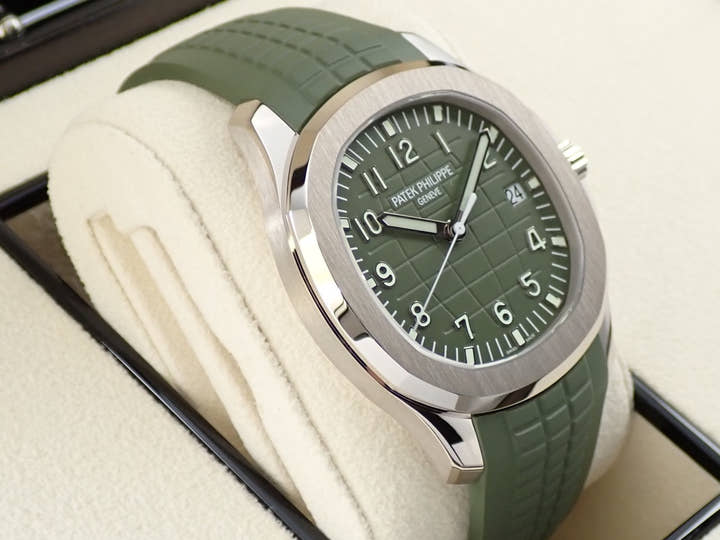 パテックフィリップ アクアノート Ref.5168G-010 ホワイトゴールド カーキグリーン文字盤