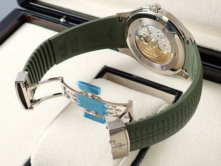 パテックフィリップ アクアノート Ref.5168G-010 ホワイトゴールド カーキグリーン文字盤