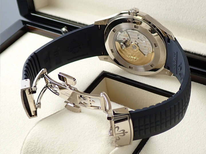 パテックフィリップ アクアノート Ref.5168G-001 ホワイトゴールド ミッドナイトブルー文字盤