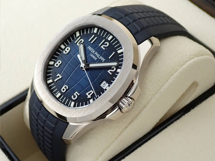 パテックフィリップ アクアノート Ref.5168G-001 ホワイトゴールド ミッドナイトブルー文字盤