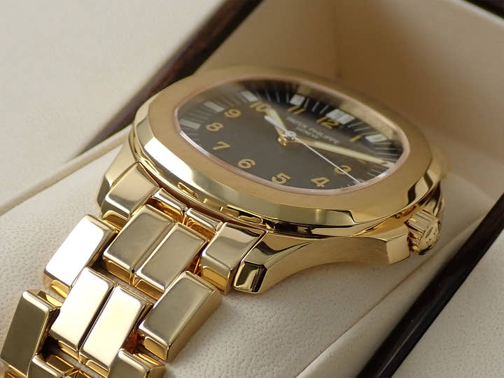 パテックフィリップ アクアノート Ref.5065J-001 イエローゴールド ブラック文字盤