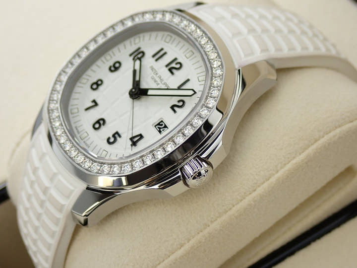 パテックフィリップ アクアノート Ref.5267/200A-010 ステンレススチール ホワイト文字盤