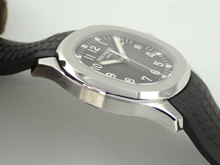 パテックフィリップ アクアノート ラージ Ref.5165A-001 ステンレススチール ブラック文字盤
