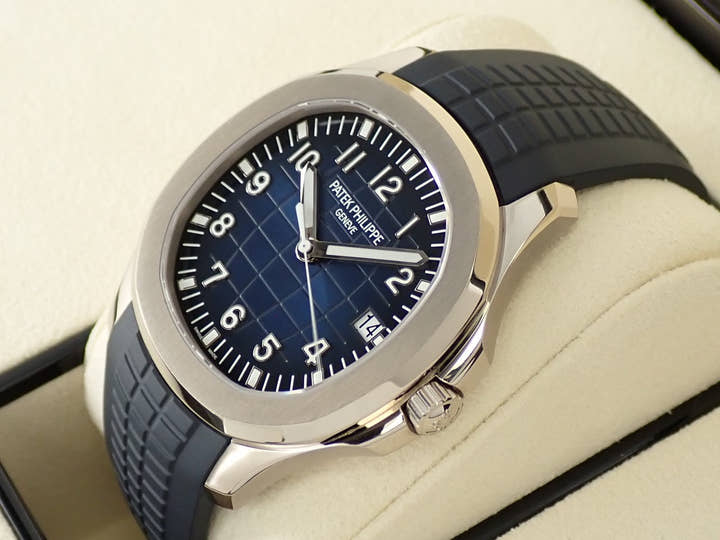 パテックフィリップ アクアノート Ref.5168G-001 ホワイトゴールド ミッドナイトブルー文字盤