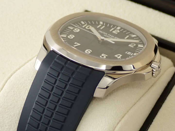 パテックフィリップ アクアノート Ref.5168G-001 ホワイトゴールド ミッドナイトブルー文字盤