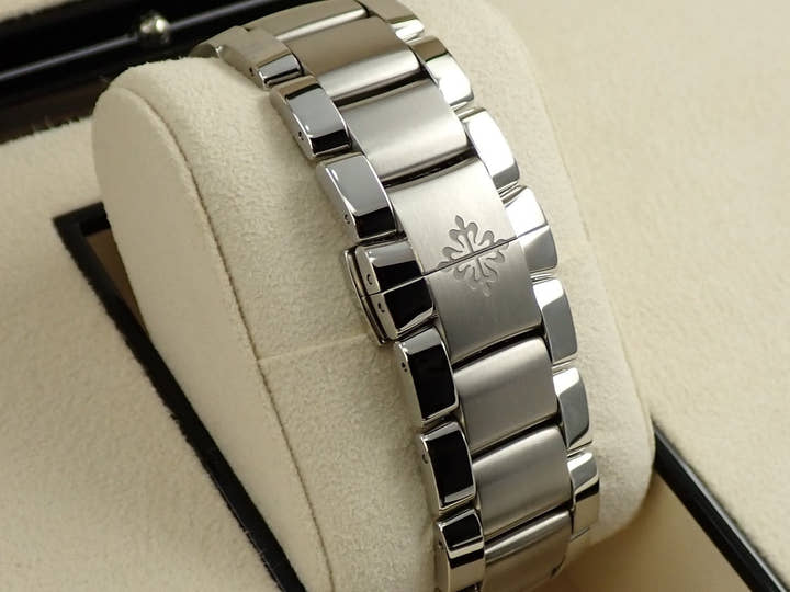 パテックフィリップ アクアノート エクストララージ Ref.5167/1A-001 ステンレススチール ブラック文字盤