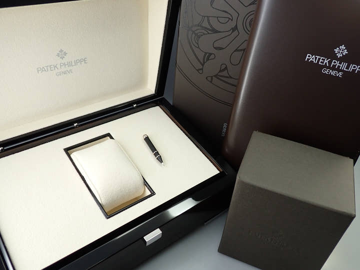 パテックフィリップ アクアノート クロノグラフ Ref.5968G-001 ホワイトゴールド ミッドナイトブルー文字盤