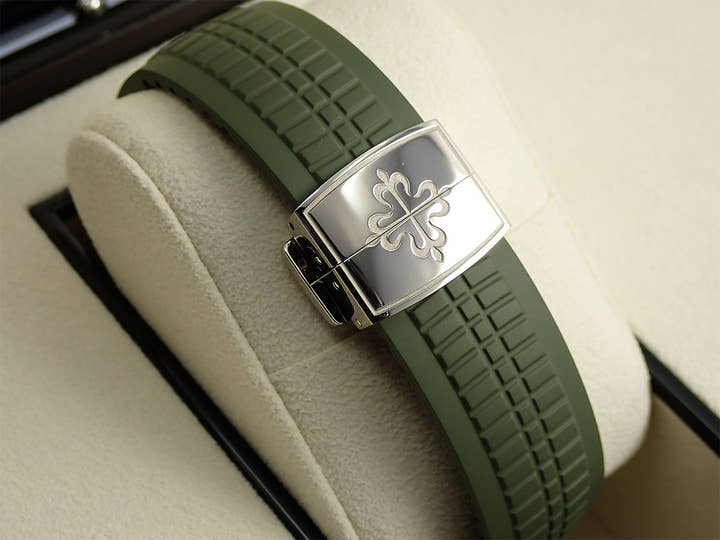 パテックフィリップ アクアノート Ref.5168G-010 ホワイトゴールド カーキグリーン文字盤