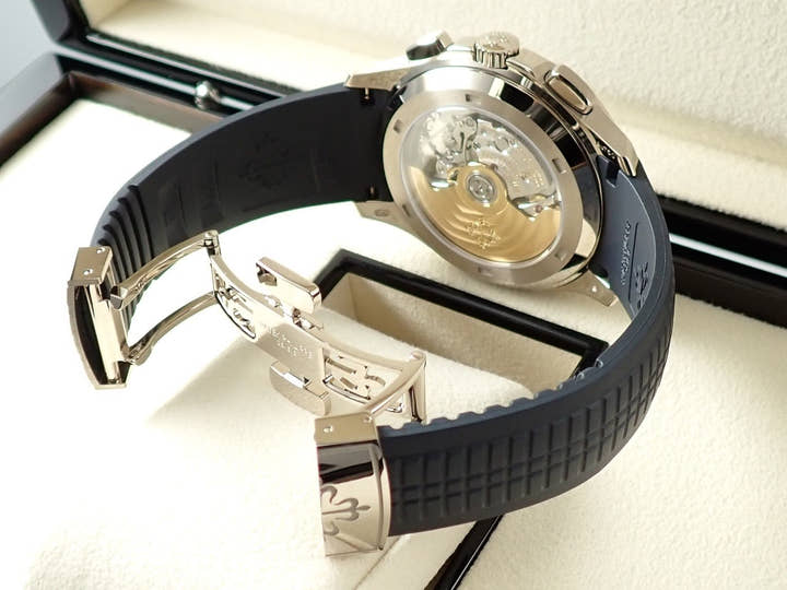 パテックフィリップ アクアノート クロノグラフ Ref.5968G-001 ホワイトゴールド ミッドナイトブルー文字盤