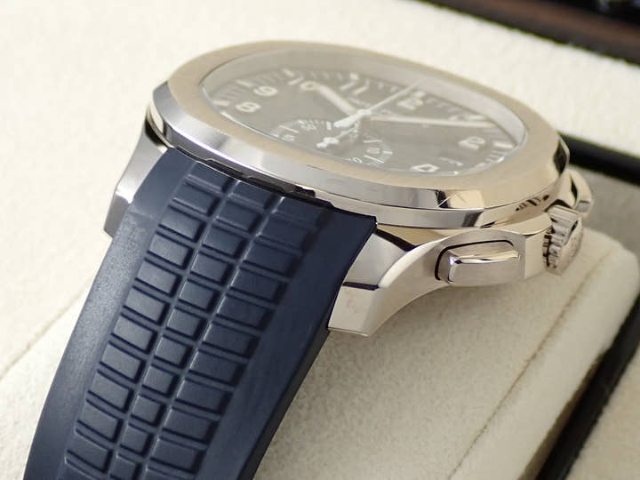 パテックフィリップ アクアノート クロノグラフ Ref.5968G-001 ホワイトゴールド ミッドナイトブルー文字盤