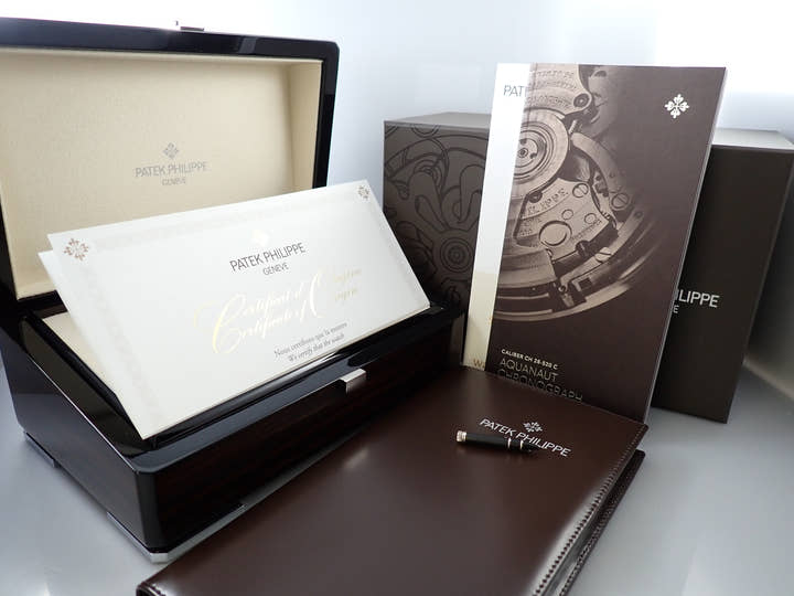 パテックフィリップ アクアノート クロノグラフ Ref.5968G-001 ホワイトゴールド ミッドナイトブルー文字盤