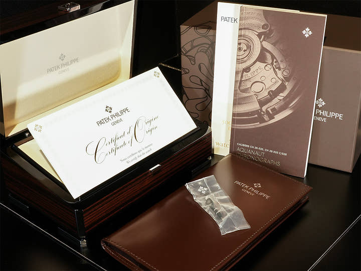 パテックフィリップ アクアノート クロノグラフ Ref.5968G-001 ホワイトゴールド ミッドナイトブルー文字盤