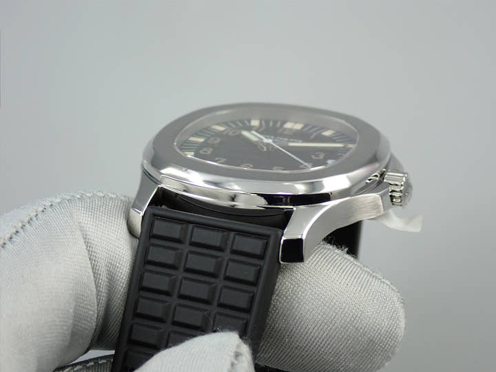 パテックフィリップ アクアノート ミディアム Ref.5060A ステンレススチール ブラック文字盤