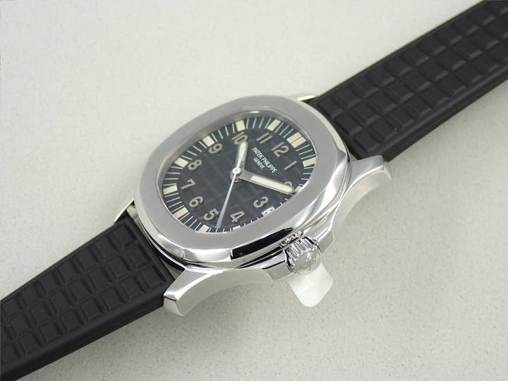パテックフィリップ アクアノート ミディアム Ref.5060A ステンレススチール ブラック文字盤