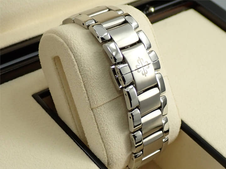 Patek Philippe Aquanaut Extra Large <Warranty, Box, etc.>