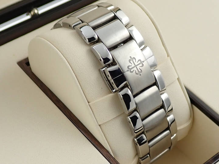 パテックフィリップ アクアノート エクストララージ Ref.5167/1A-001 ステンレススチール ブラック文字盤