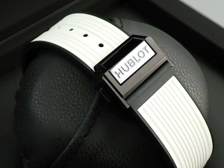 ウブロ ビッグ・バン ウニコ カーボン ホワイト Ref.421.QW.1110.RX.JPN スケルトン文字盤 極美品 R79A7C7F