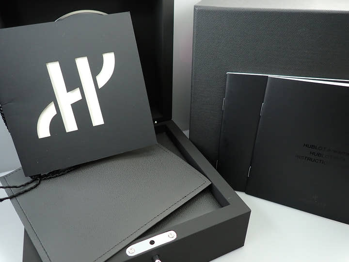 ウブロ ビッグ・バン ウニコ カーボン ホワイト Ref.421.QW.1110.RX.JPN スケルトン文字盤 極美品 R79A7C7F