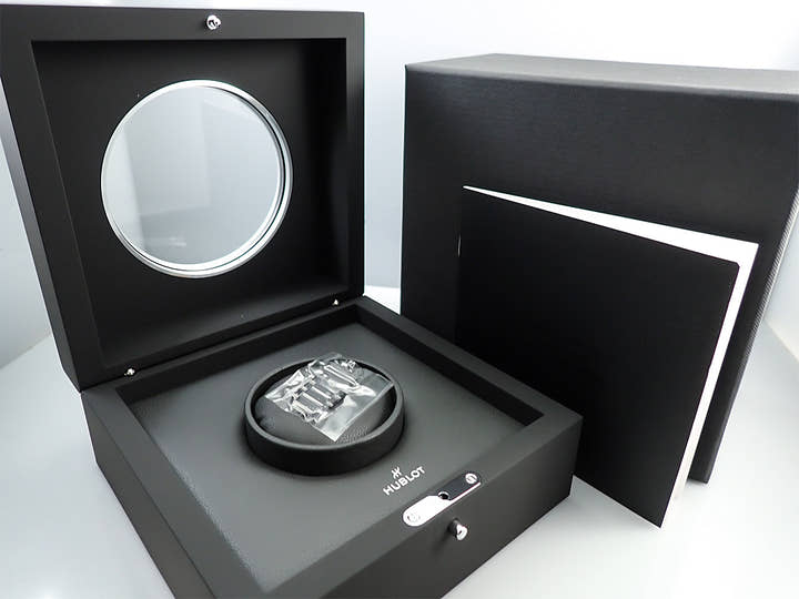 ウブロ ビッグ バン インテグレーテッド オールブラック レインボー Ref.451.CX.1140.CX.4099 ブラックレインボー文字盤 未使用 L11P6WA1