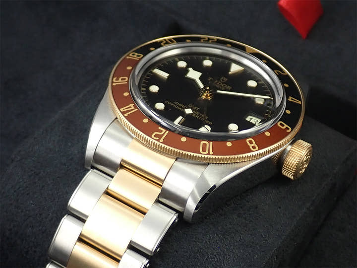 チューダー(チュードル) ヘリテージ ブラックベイ GMT S&G Ref.79833MN ブラック文字盤 未使用 T52WZ468