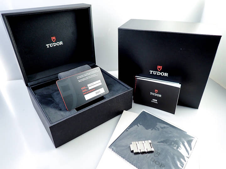 チューダー(チュードル) ブラックベイ クロノ Ref.79360N ホワイト文字盤 美品 6WLURJHM