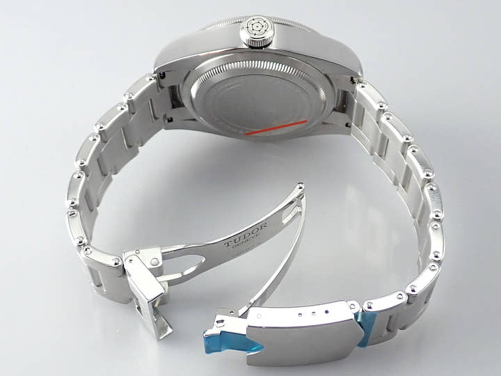 Tudor Black Bay Ref.79230G Black Dial Very Good Condition blackbay-37