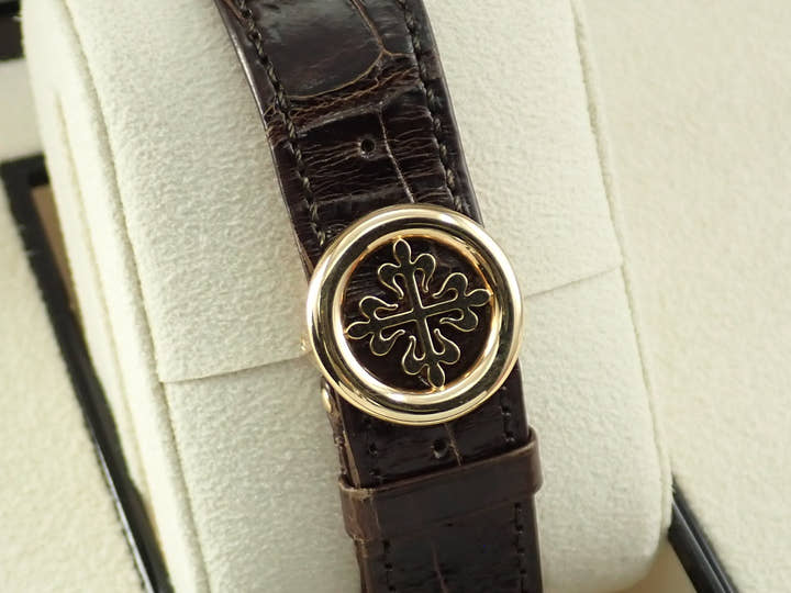 パテックフィリップ カラトラバ Ref.5196J-001 イエローゴールド シルバー文字盤