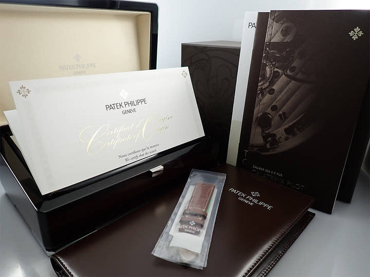 パテックフィリップ カラトラバ パイロット トラベルタイム Ref.5524R-001 ローズゴールド ブラウン・ソレイユ文字盤