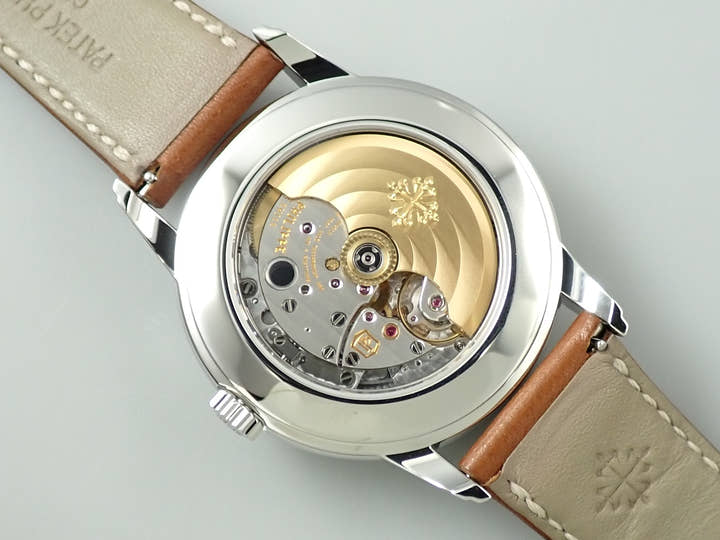 パテックフィリップ カラトラバ ウィークリーカレンダー Ref.5212A-001 ステンレススチール シルバー文字盤