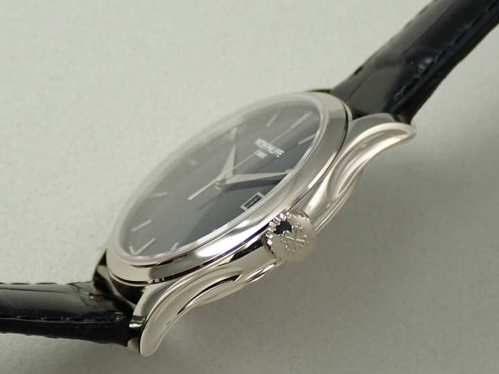 パテックフィリップ カラトラバ Ref.5227G-010 ホワイトゴールド ブラック文字盤