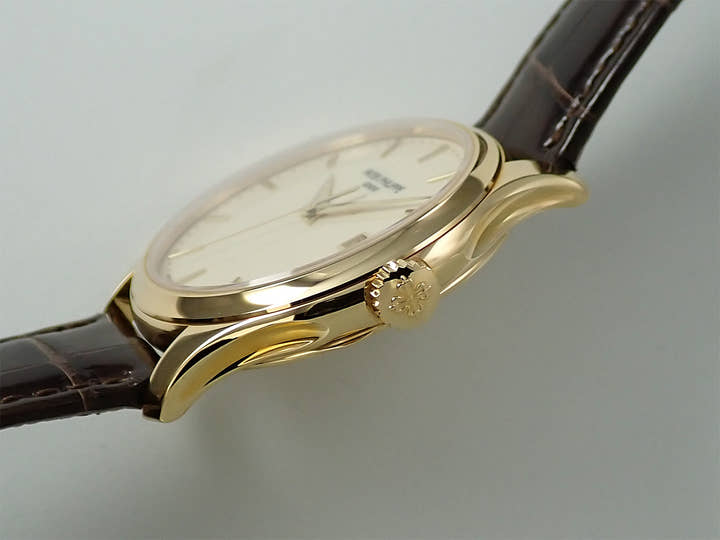 パテックフィリップ カラトラバ Ref.5227J-001 イエローゴールド アイボリー文字盤