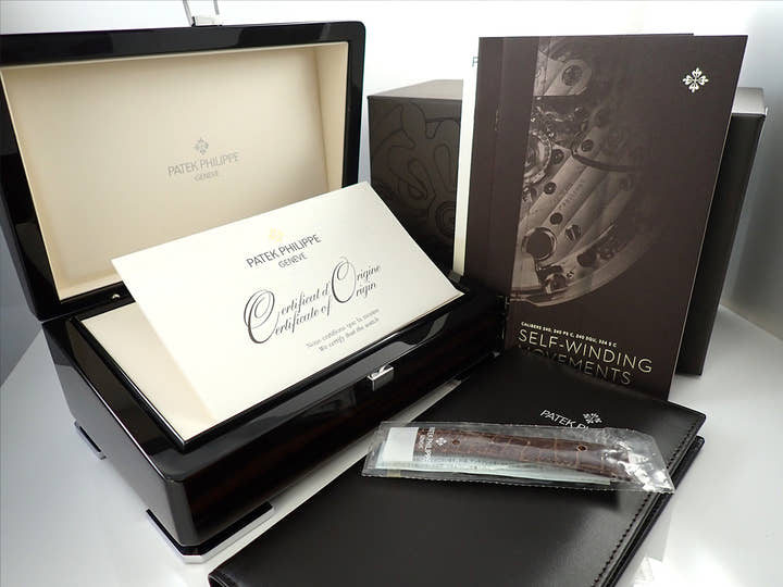 パテックフィリップ カラトラバ Ref.5296R-010 ローズゴールド アイボリー文字盤