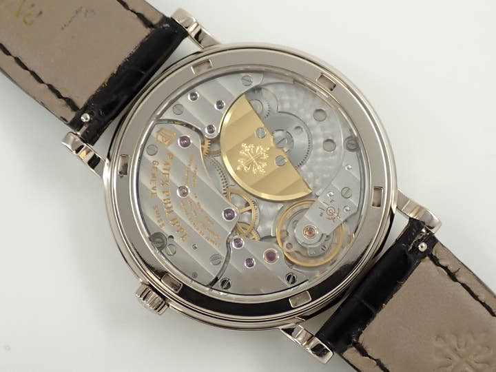 パテックフィリップ カラトラバ Ref.5120G-001 ホワイトゴールド ホワイト文字盤 中古 VUU2Y494