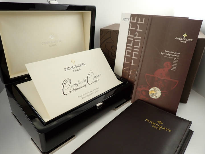 パテックフィリップ カラトラバ Ref.5120G-001 ホワイトゴールド ホワイト文字盤 中古 VUU2Y494