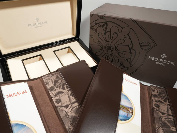 パテックフィリップ カラトラバ グランド エキシビジョン 東京2023 Ref.6127G-010/7127G-010 ホワイトゴールド ラックライトブルー(スカイブルー) ライラックトーン(パープル)文字盤