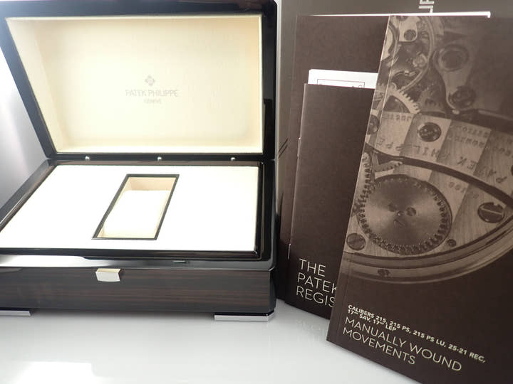 パテックフィリップ カラトラバ Ref.5196J-001 イエローゴールド シルバー文字盤