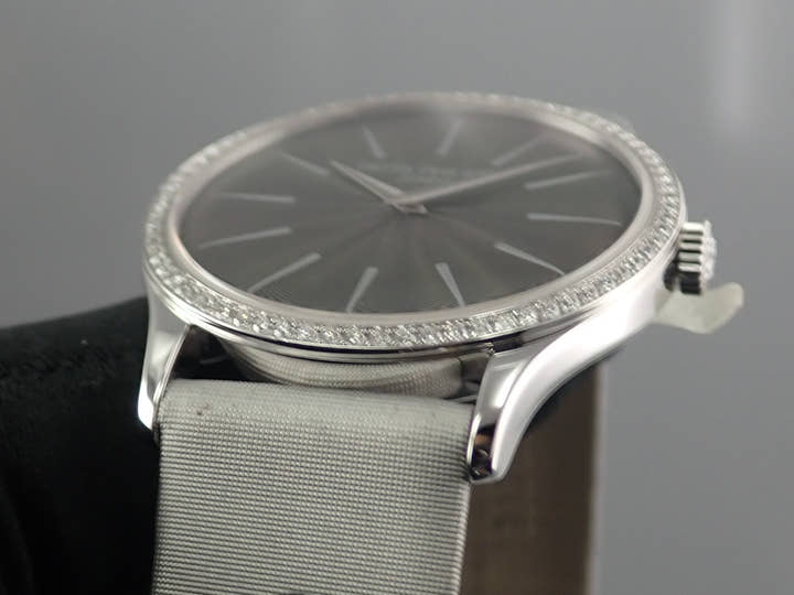 パテックフィリップ カラトラバ Ref.4897G-010 ホワイトゴールド シルバーグレー文字盤