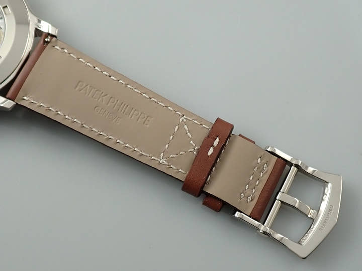 パテックフィリップ カラトラバ パイロット トラベルタイム Ref.5524G-001 ホワイトゴールド ブルー文字盤