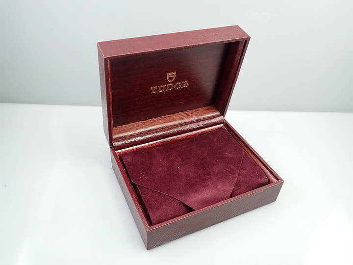 チューダー(チュードル) クロノタイム Ref.79180 シルバー文字盤 中古 7XRAW4MT