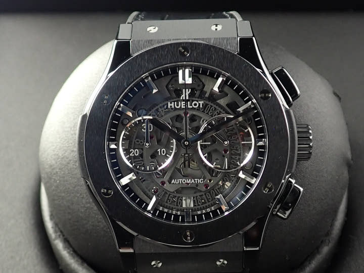 ウブロ クラシック フュージョン アエロ クロノグラフ ブラックマジック Ref.525.CM.0170.RX スケルトン文字盤 美品 Y3ZFSARZ