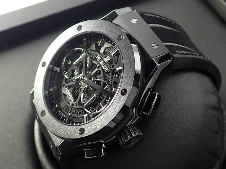 ウブロ クラシック フュージョン アエロ クロノグラフ ブラックマジック Ref.525.CM.0170.RX スケルトン文字盤 美品 Y3ZFSARZ