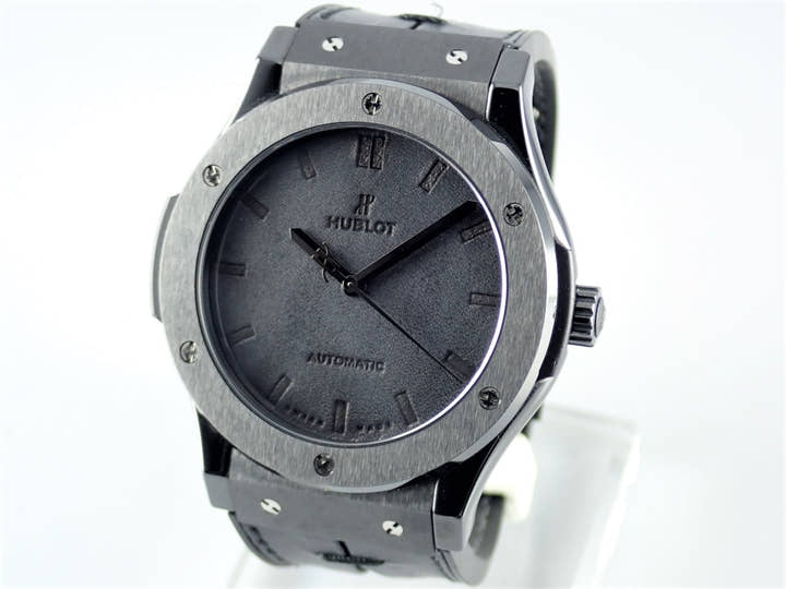 ウブロ クラシックフュージョン Ref.511.CM.0500.VR.BER16 ブラック文字盤 中古 classic-fusion