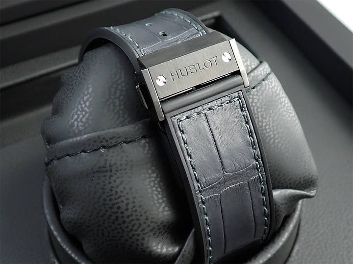 ウブロ クラシックフュージョン アエロフュージョン クロノグラフ フロステッドカーボン Ref.525.QK.0170.NR.JPN スケルトン文字盤 美品 T1Y4Z82J