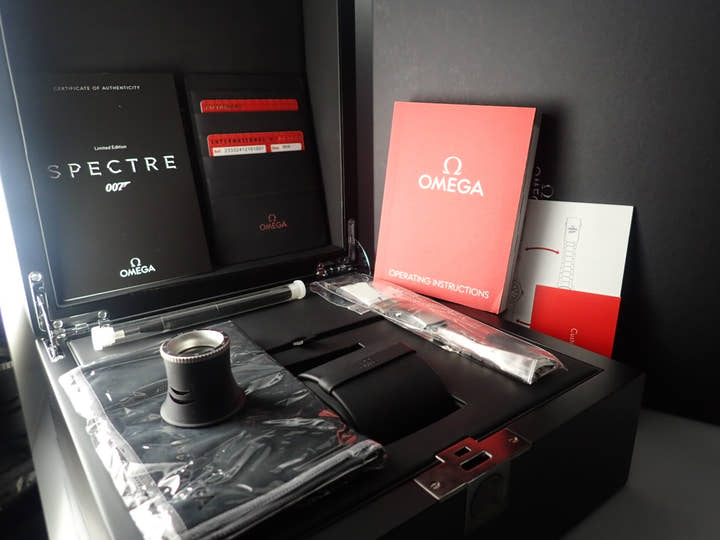 オメガ シーマスター 300 スペクター Ref.233.32.41.21.01.001 ブラック文字盤 極美品 Y9X4U143